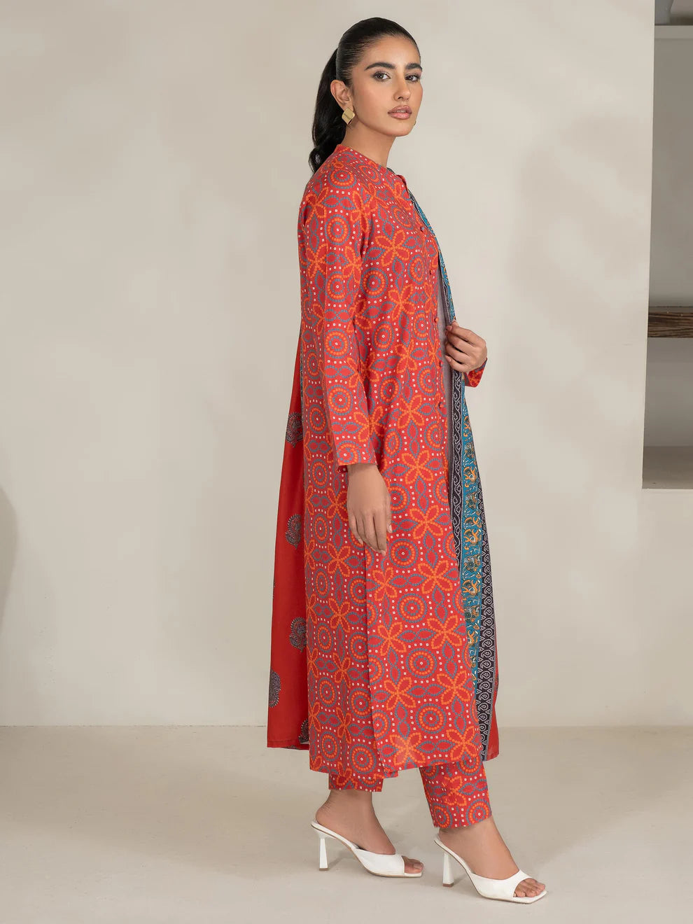 3 Piece Khaddar Suit-Printed (Unstitched)
