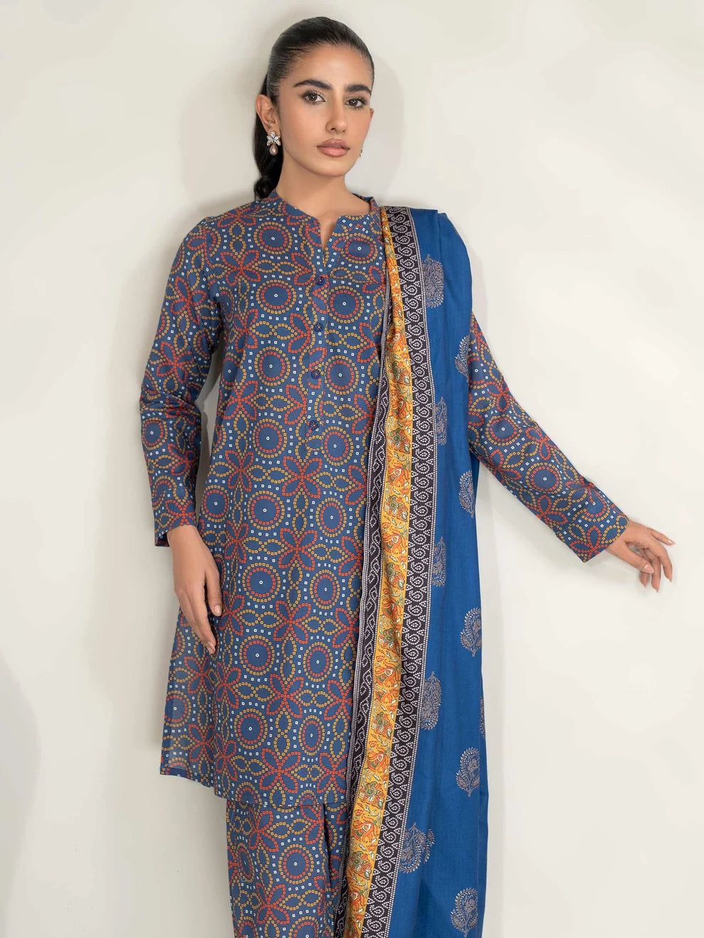 3 Piece Khaddar Suit-Printed (Unstitched)