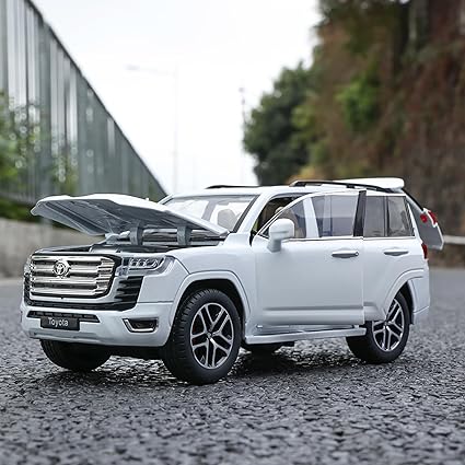 1:24 Diecast Toyota Land Cruiser SUV Model with Key Remote